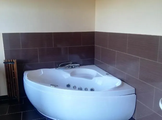 Luxusní stan Peace & Quiet Pole Namiotowo-kempingowe Slawoborze